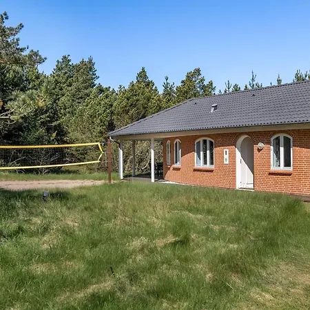 Agusta - 1-1km From The Sea By Interhome