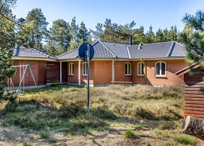 Agusta - 1-1km From The Sea By Interhome