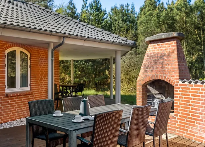 Agusta - 1-1km From The Sea By Interhome